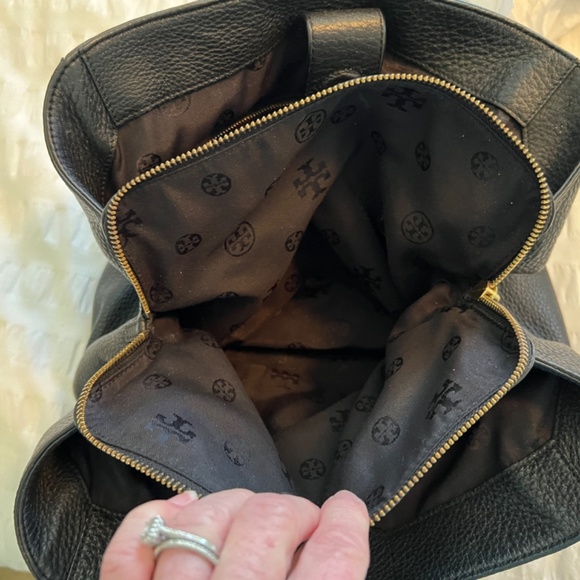 Tory Burch Black Leather Shoulder Bag - Picture 9 of 15